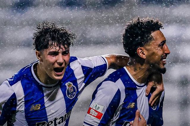 Kauê festeja o segundo golo dos dragões