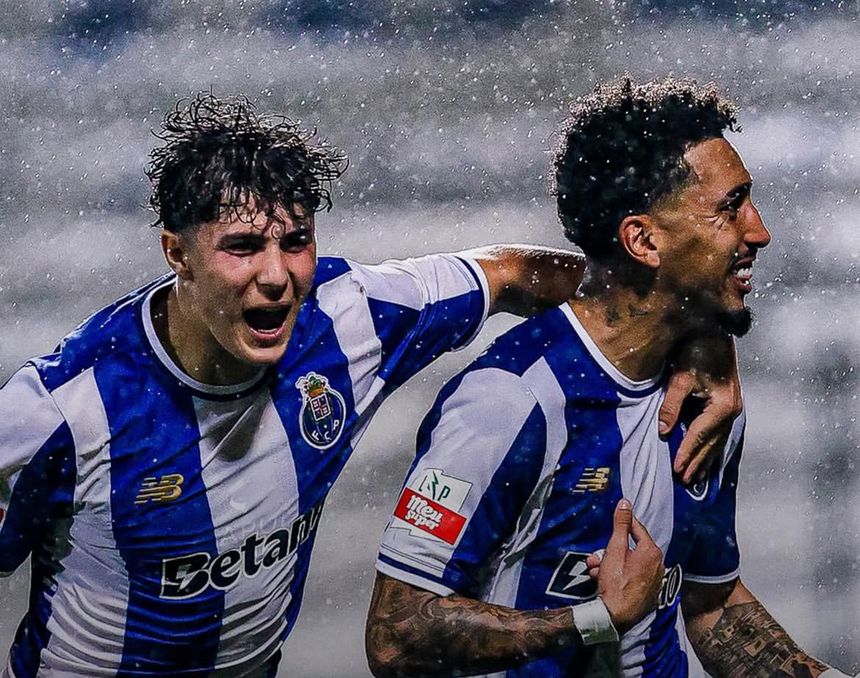 Kauê festeja o segundo golo dos dragões