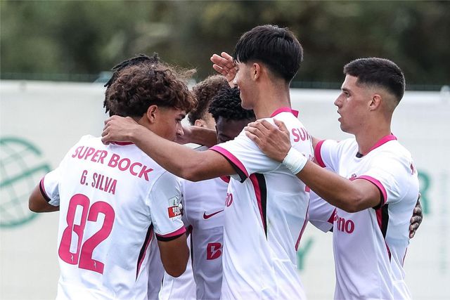 Segunda parte 'de leão'... e o Sporting B lidera (para já) isolado