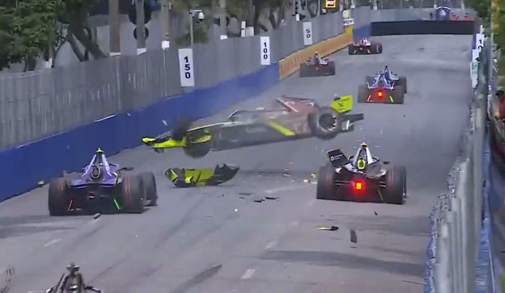 Piloto português envolvido em acidente aparatoso