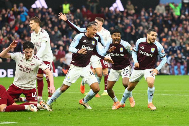Aston Villa intromete-se na corrida ao título e derrota Arsenal ao cair do pano