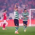 Pedro Gonçalves olha para a bancada onde estavam os adeptos do Sporting e festeja o golo na Luz aos 12' - Foto: IMAGO