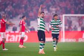 Pedro Gonçalves olha para a bancada onde estavam os adeptos do Sporting e festeja o golo na Luz aos 12' - Foto: IMAGO