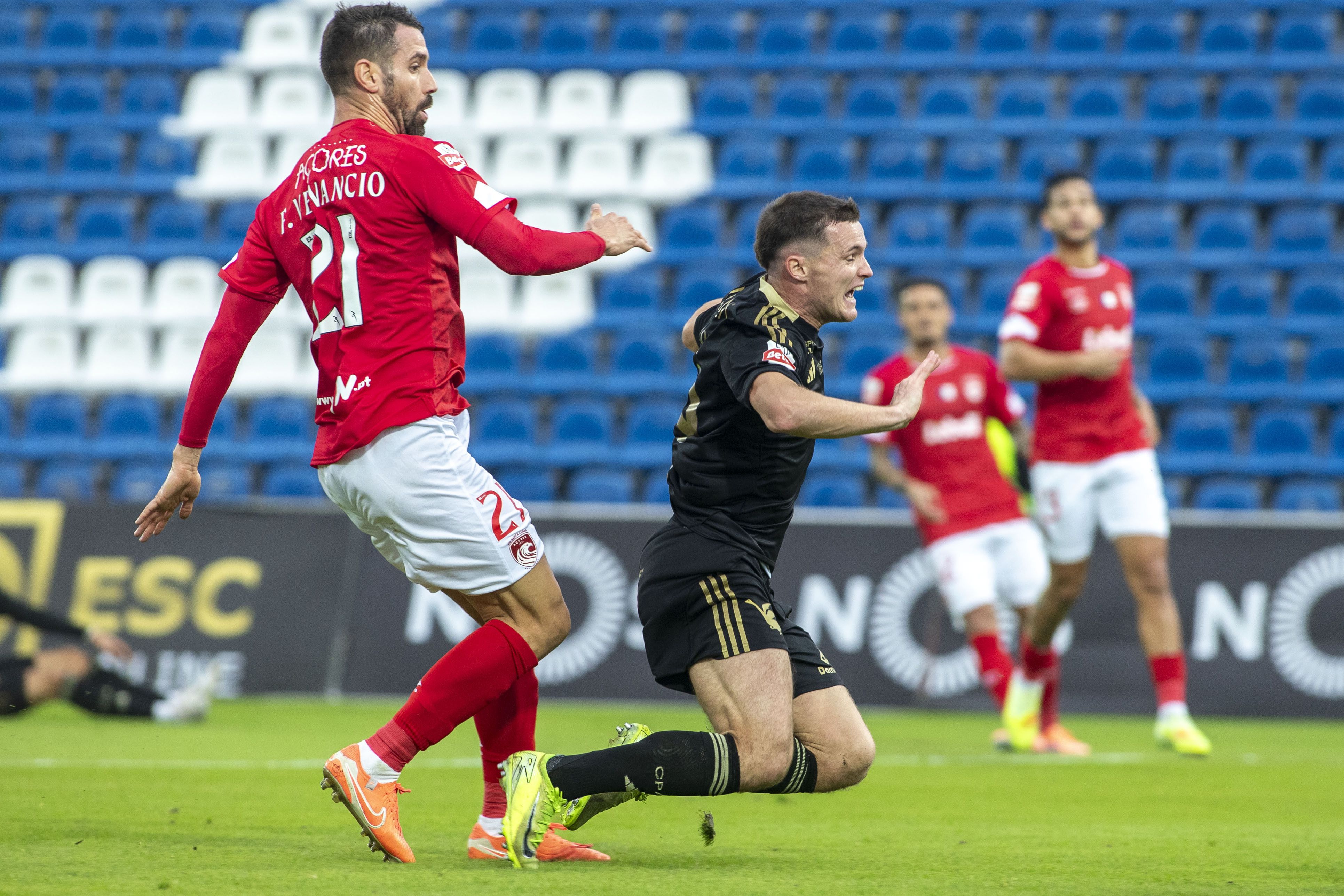 Frederico Venâncio marcou o golo do triunfo (1-0) do santa Clara frente ao Casa Pia. -Foto: EDUARDO COSTA/LUSA