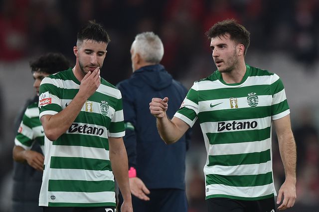 Gonçalo Inácio e Ioannidis no final do dérbi da Luz - Foto: Miguel Nunes