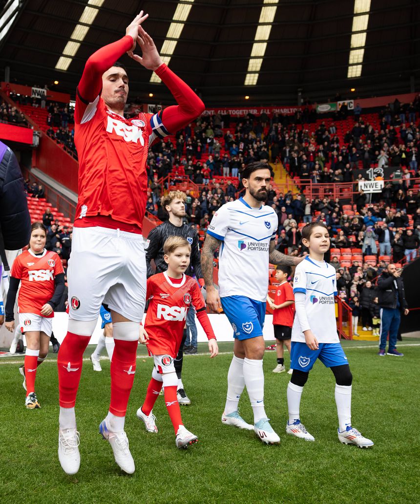 Charlton-Portsmouth foi suspenso ao minuto 12