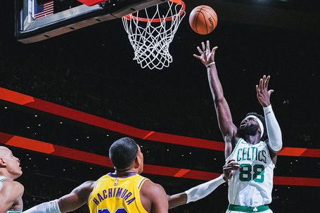 Neemias importante na vitória dos Celtics sobre os Lakers