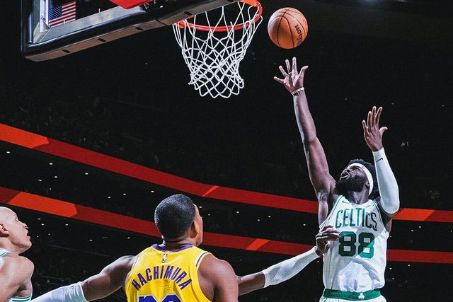 Neemias importante na vitória dos Celtics sobre os Lakers