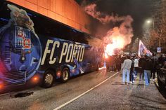 FC Porto com forte apoio na saída do Dragão