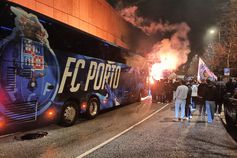 FC Porto com forte apoio na saída do Dragão