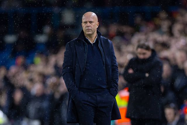 Arne Slot após mais um deslize do Liverpool - Foto: IMAGO