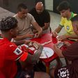 Dominó, futebol e boa comida: João Félix mostra férias em São Paulo