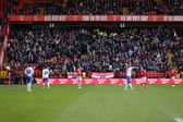 Charlton-Portsmouth foi suspenso