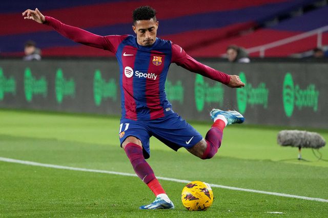 Newcastle quer tirar Raphinha do Barcelona