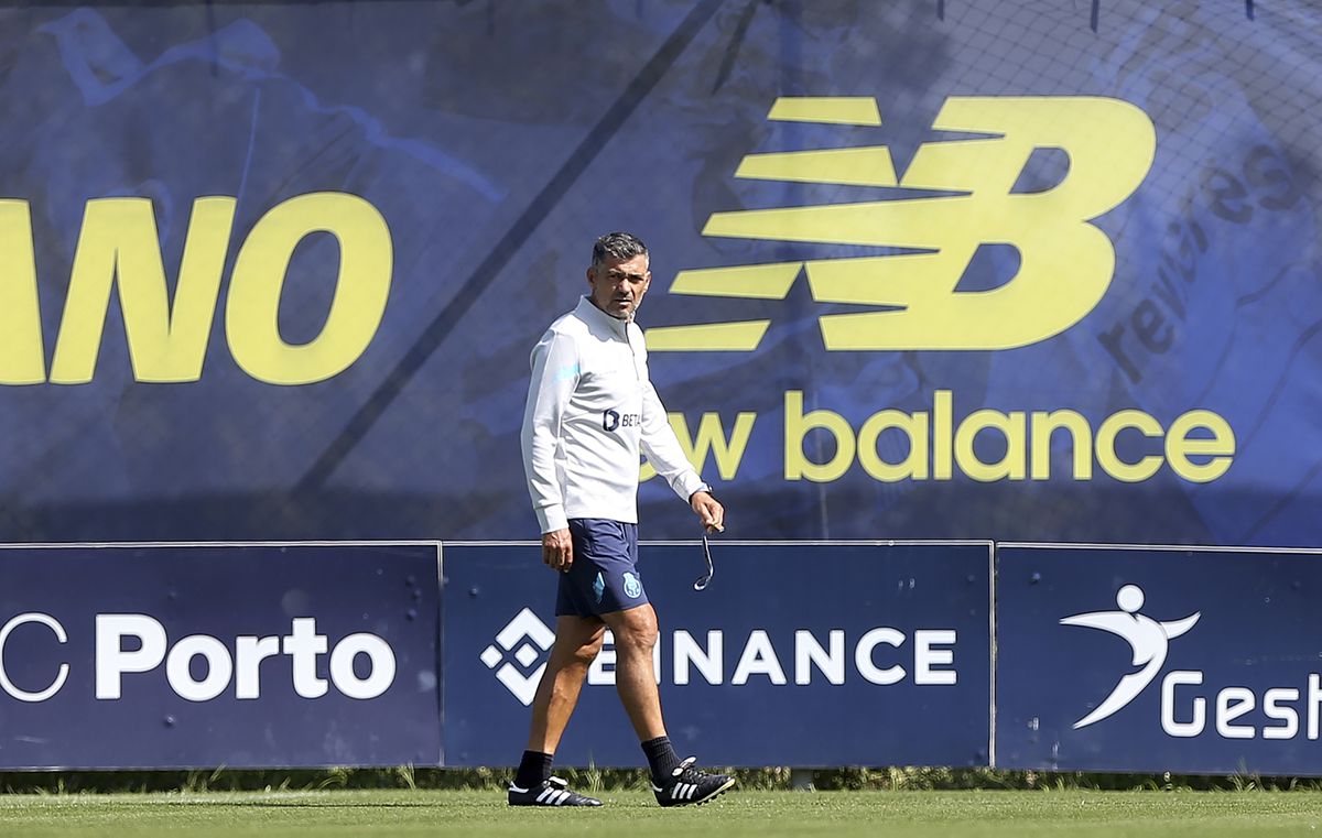 FC Porto Prepares for Portuguese Cup Match Against Estoril: Zaidu and Taremi Missing from Training