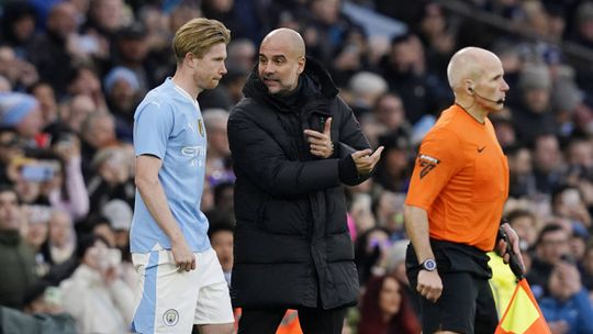 Vídeo: Guardiola taxativo sobre futuro de De Bruyne