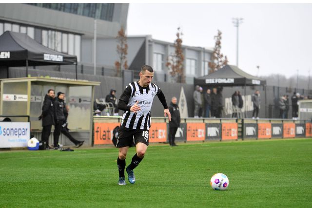 Lateral do Monchengladbach venceu cancro e já voltou a jogar