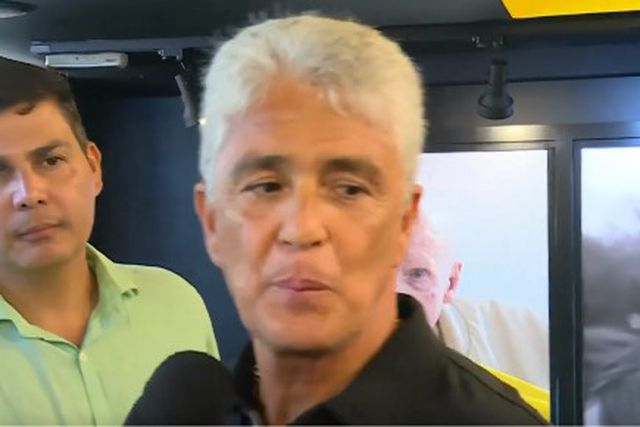 A emoção de Bebeto a falar de Zagallo