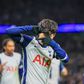 Heung-Min Son faz a sua habitual celebração de golo