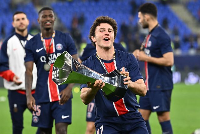 Três portugueses na equipa do ano da Ligue 1