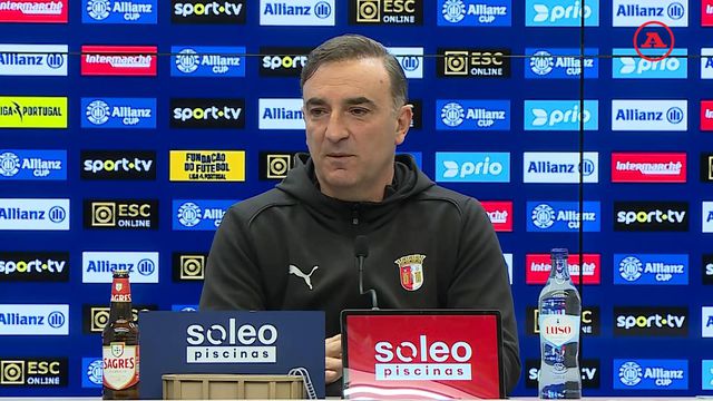 Carvalhal: «Hoje ninguém sabe quem vai jogar, gosto que estejam todos alerta»