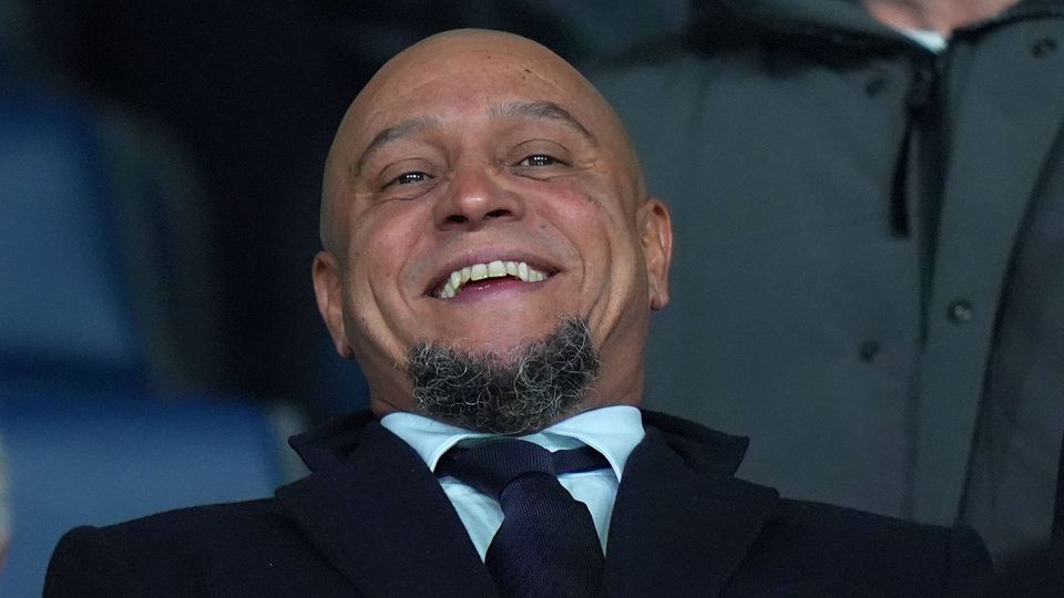 Em processo de divórcio, Roberto Carlos dorme... na academia do Real Madrid