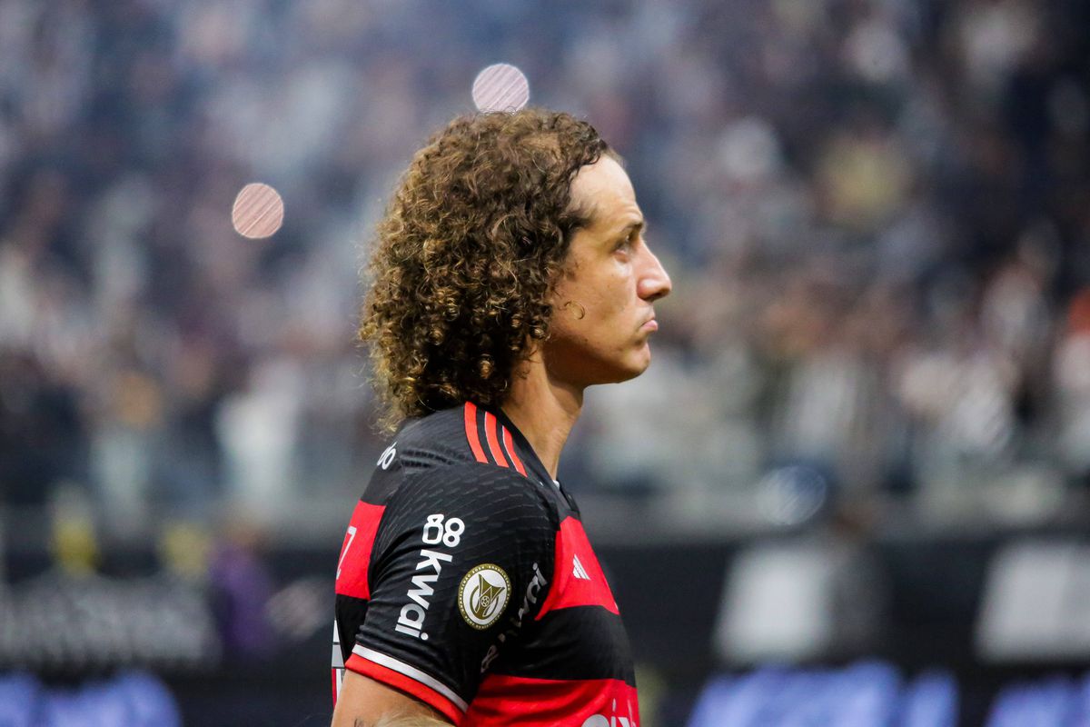 Mercado: David Luiz tem várias propostas do Brasil e algumas na Europa