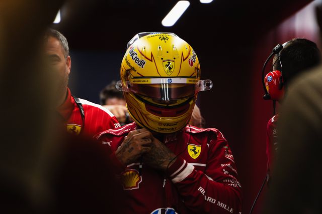 Hamilton assinala ano do Cavalo... sorte para a Ferrari?
