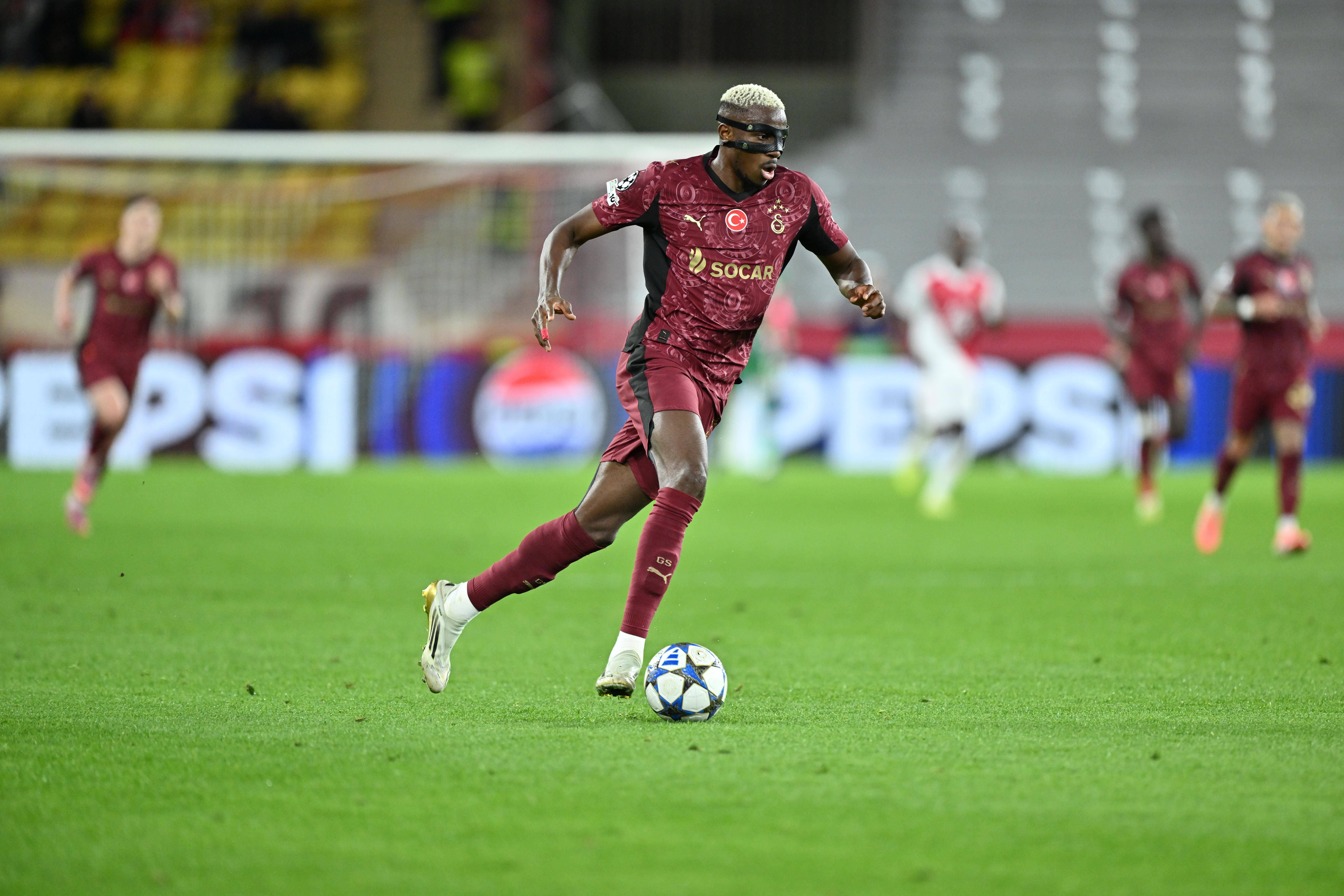 7 - Osimhen (Galatasaray): 50,3 milhões de euros