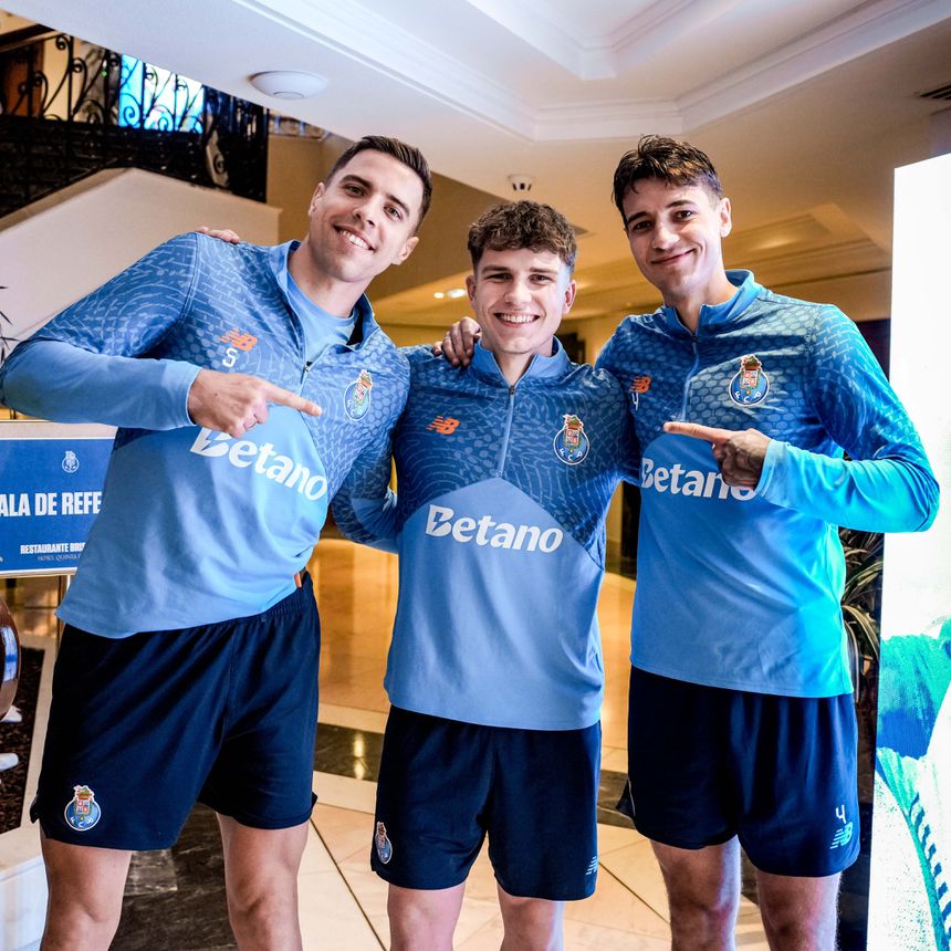 Bednarek, Oskar e Kiwior - Foto: FC Porto