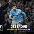 Que desperdício, Bernardo Silva! Defesa ofereceu o golo, mas o luso não quis
