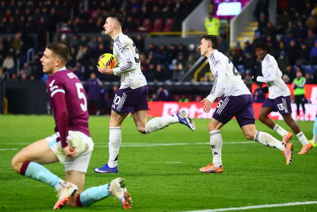 Manchester United empata no primeiro jogo pós-Amorim