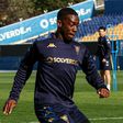 Khayon Edwards tem o seu futuro indefinido no Estoril, dependendo se Alejandro Marqués permaneça ou deixe o clube. Foto: Estoril Praia SAD