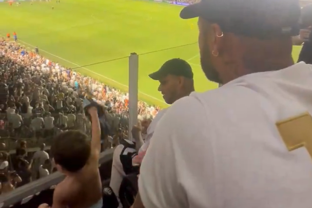 Vídeo: Neymar está de volta a casa