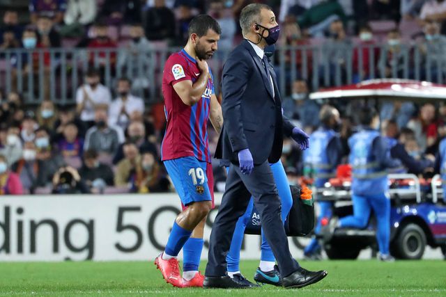 Aguero recorda último jogo da carreira: «Parecia que ia desmaiar»