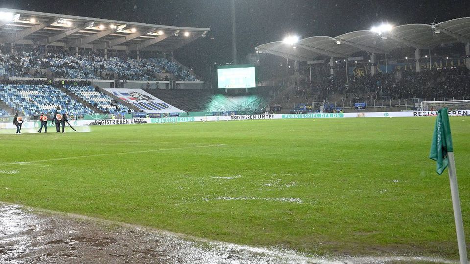 Taça da Alemanha: jogo dos ‘quartos’ adiado devido ao mau tempo