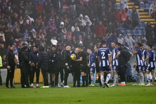 Taça de Portugal: Santa Clara-FC Porto suspenso