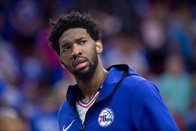 Joel Embiid já foi operado ao joelho