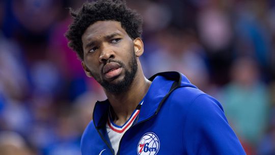 Joel Embiid já foi operado ao joelho