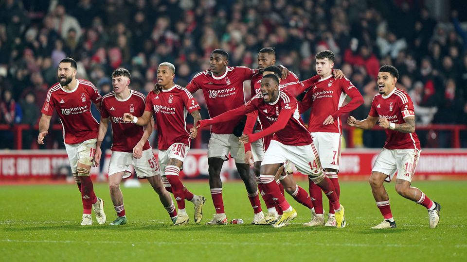 Taça de Inglaterra: NES elimina Bristol City nos penáltis