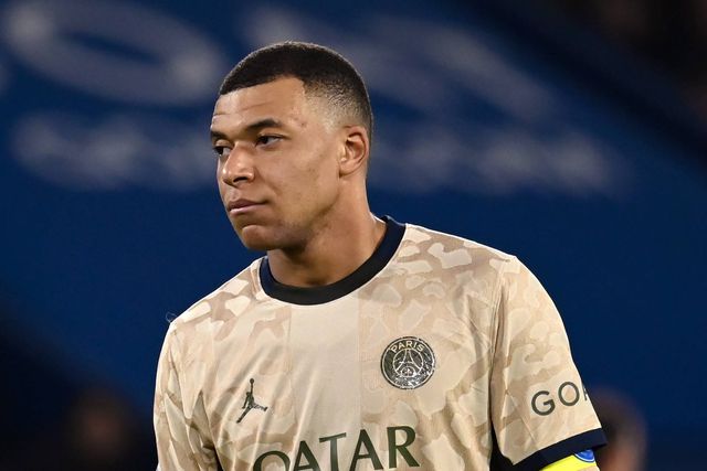 Mbappé está disposto a baixar o salário para ficar no PSG