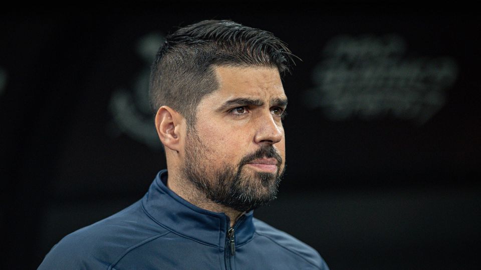 Diretor do Corinthians confirma contratação de treinador