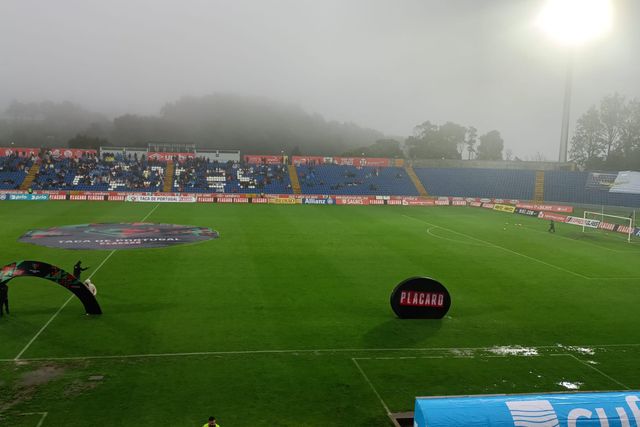 Oficial: Santa Clara-FC Porto adiado