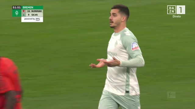 André Silva faz a estreia no Bremen e... vê logo amarelo