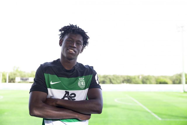 Ibrahim Camará apresentado: «Farei tudo pelo Sporting»