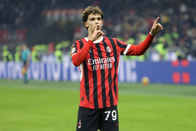 João Félix a celebrar o seu primeiro golo pelo Milan na estreia