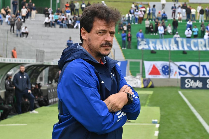 Fernando Diniz deixou recentemente o Cruzeiro após passagem pela seleção do Brasil