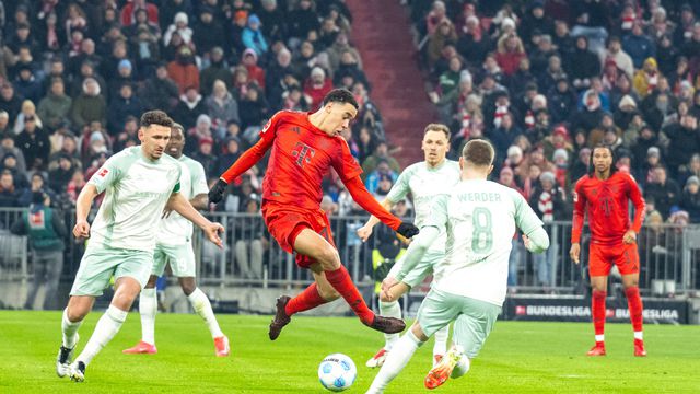 O 'bailado' de Musiala no Bayern Munique-Werder Bremen (IMAGO)