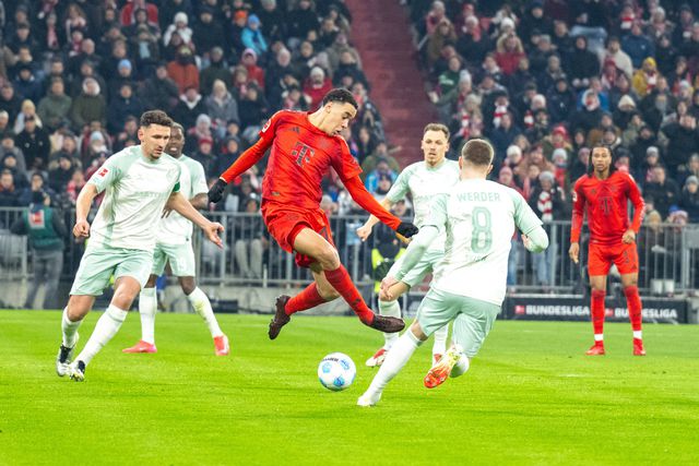 O 'bailado' de Musiala no Bayern Munique-Werder Bremen (IMAGO)