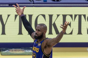 LeBron James atinge marca histórica na NBA